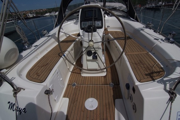 Yacht BAVARIA - 38 Cruiser "Maya"