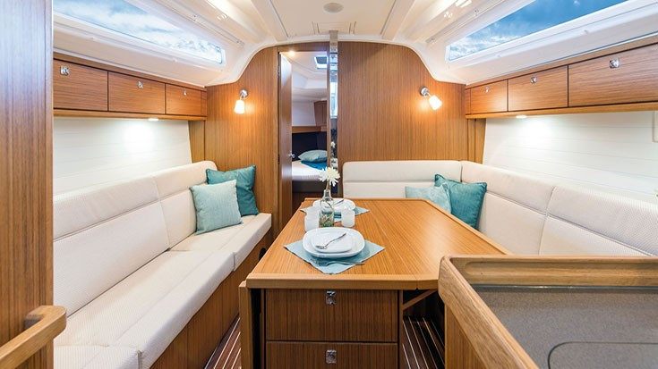 Yacht BAVARIA - Cruiser 37 "Emerald"