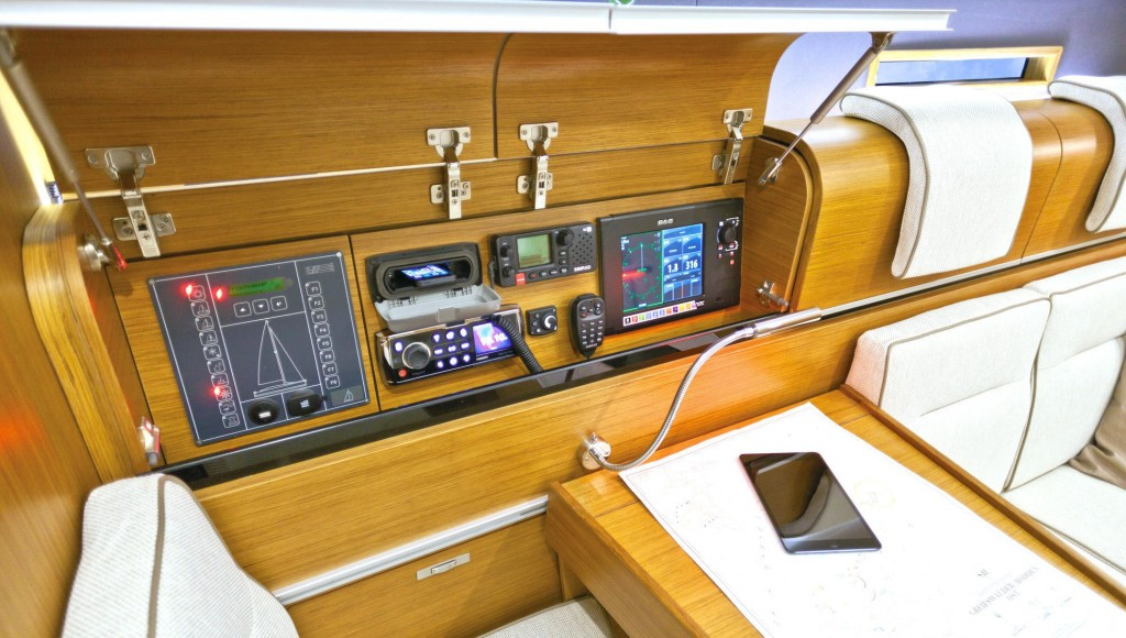 Yacht DEHLER - 38 "Blue Chip"