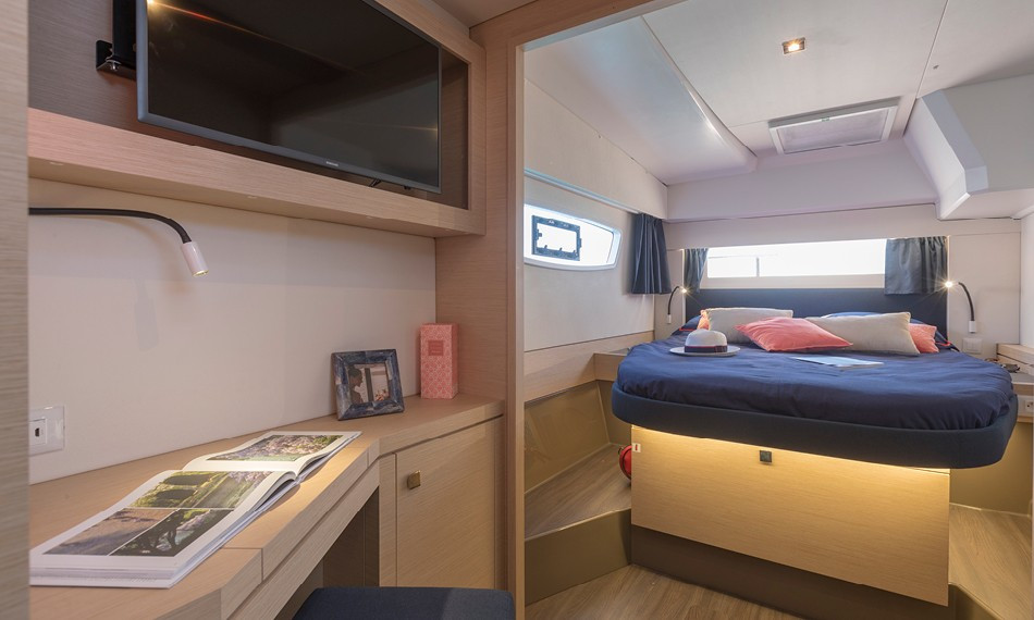 Yacht FOUNTAINE PAJOT - Astrea 42 Quatuor "Rosual Mar"