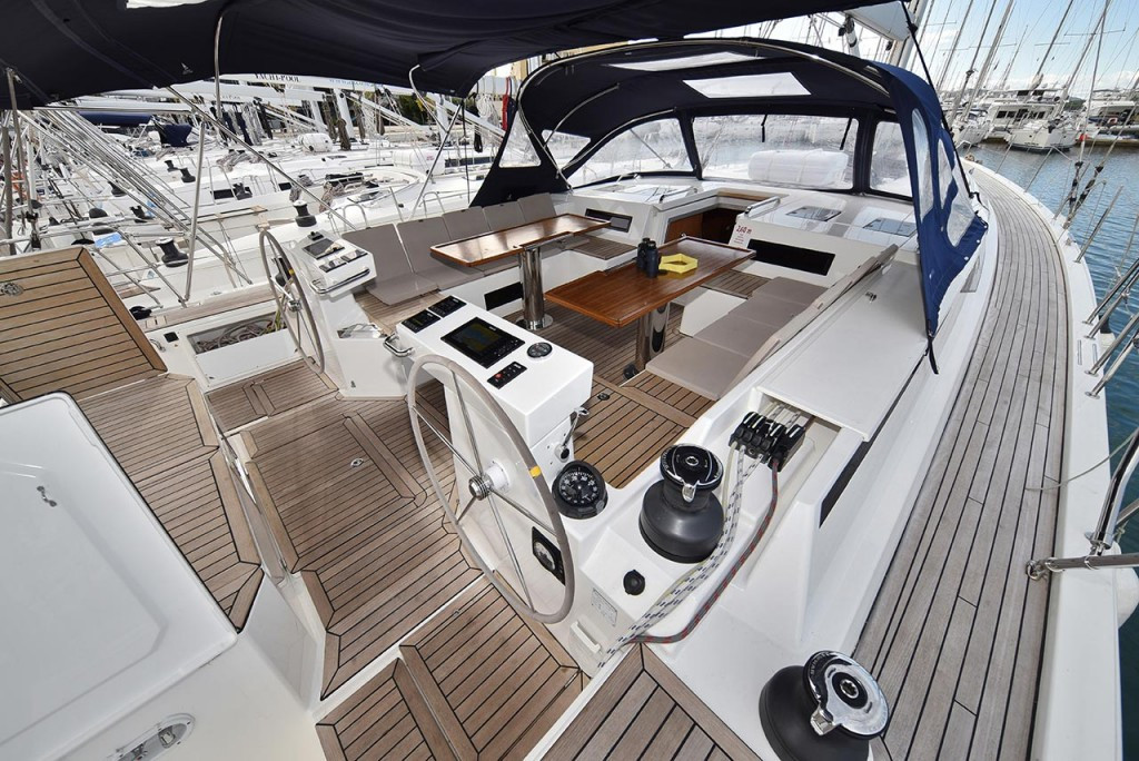 Yacht BAVARIA - C57 Holiday "Recovery"