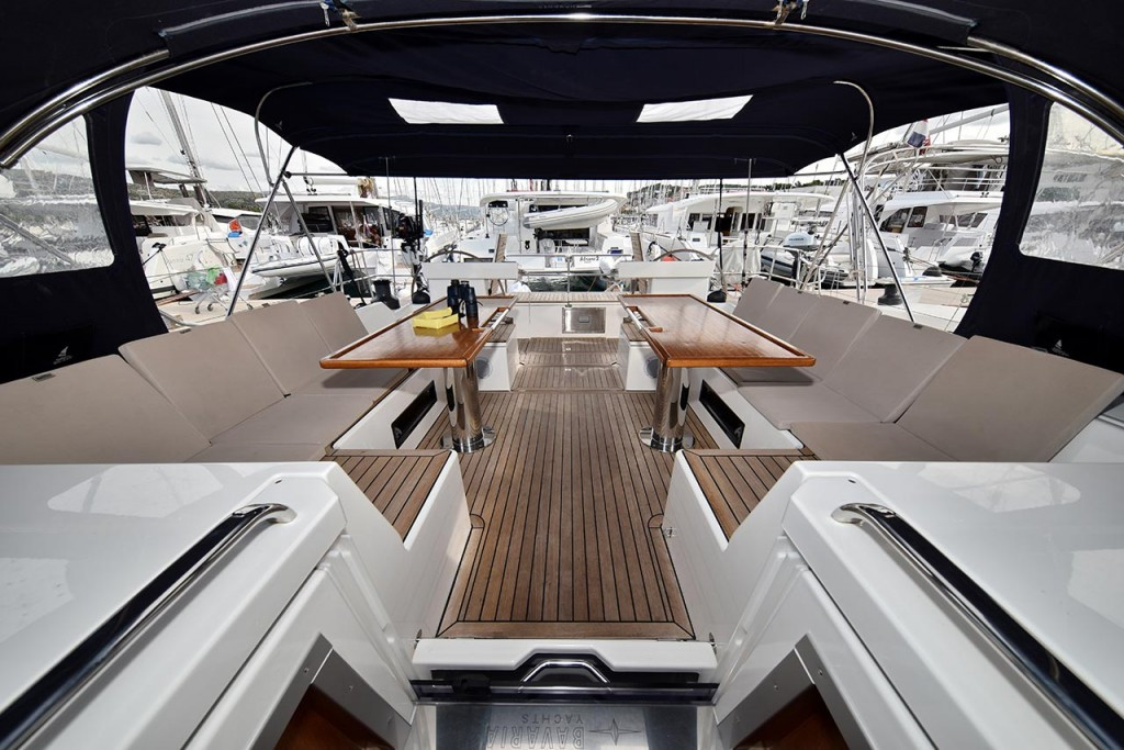 Yacht BAVARIA - C57 Holiday "Recovery"