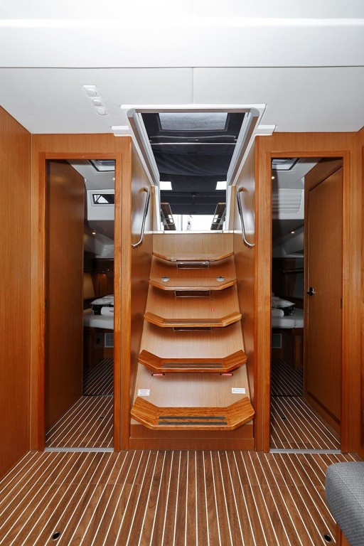 Yacht BAVARIA - C57 Holiday "Recovery"