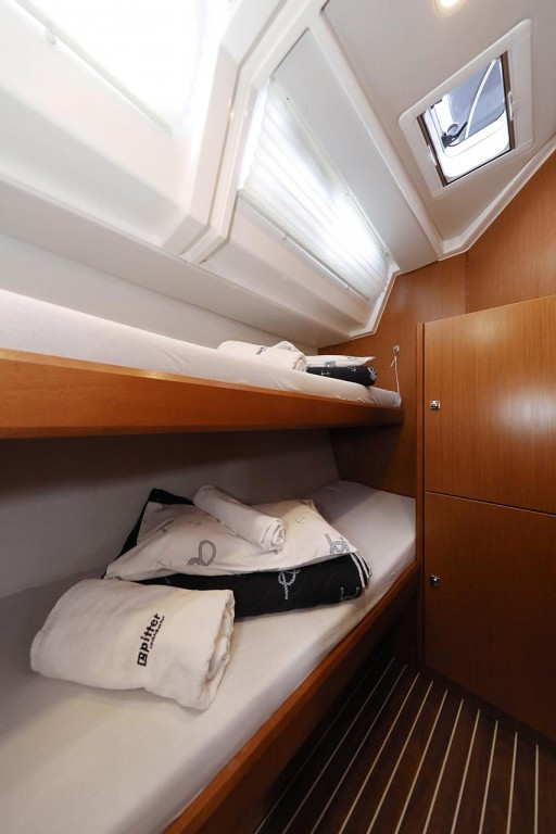 Yacht BAVARIA - C57 Holiday "Recovery"