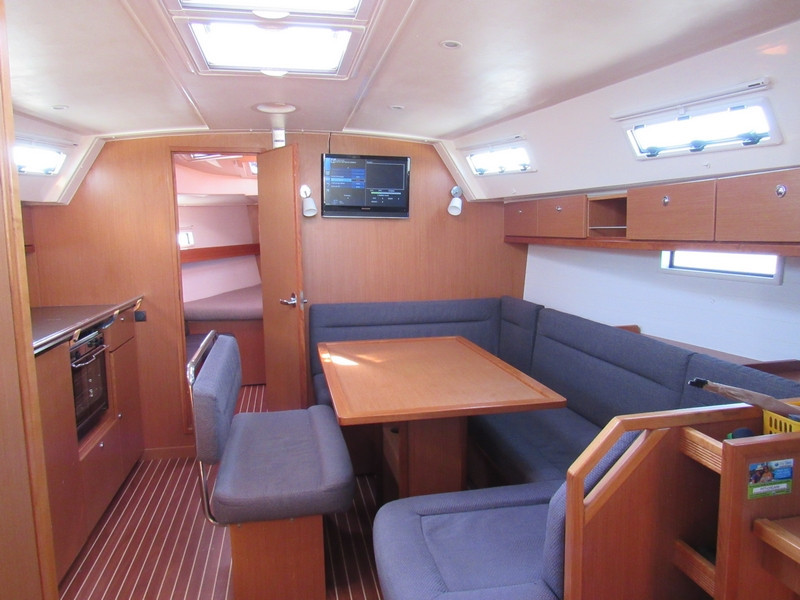 Yacht BAVARIA - Cruiser 40 "Orca"