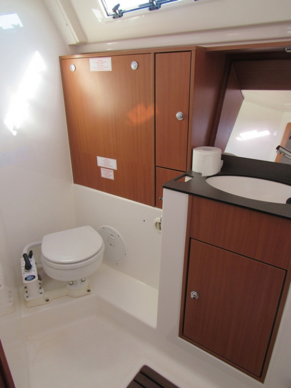 Yacht BAVARIA - Cruiser 40 "Orca"