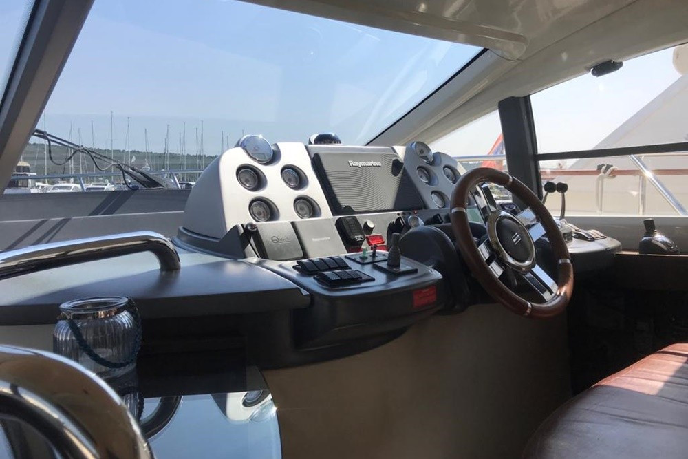 Yacht AZIMUT - 43 S "Ambra"