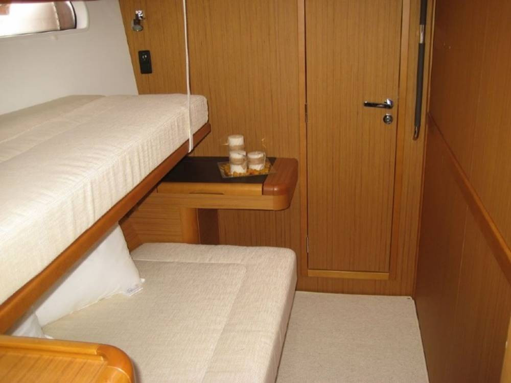 Yacht JEANNEAU - 57 "Champagne"