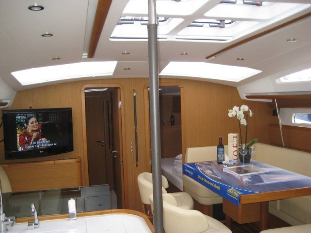 Yacht JEANNEAU - 57 "Champagne"