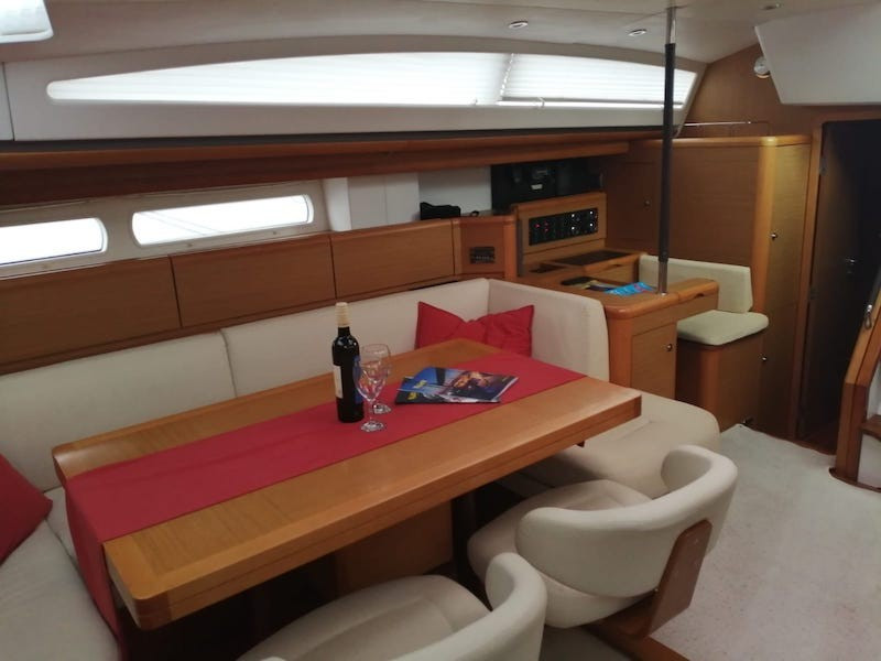 Yacht JEANNEAU - 57 "Champagne"