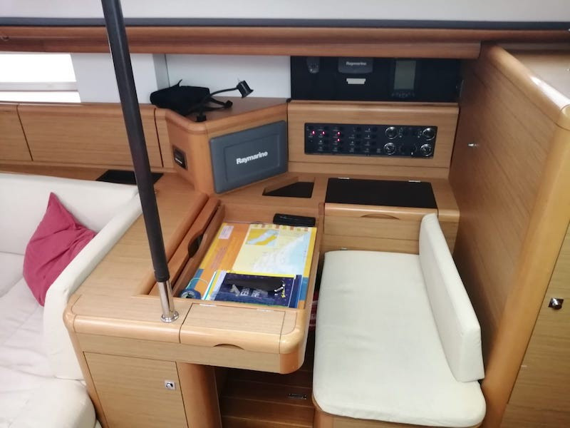 Yacht JEANNEAU - 57 "Champagne"