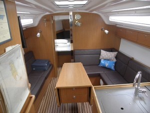Yacht BAVARIA - Cruiser 37 "Jop"