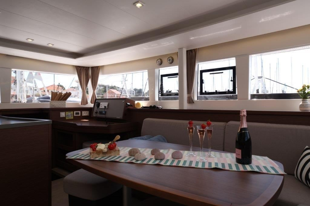 Yacht LAGOON - 450 F "Reggae Point"