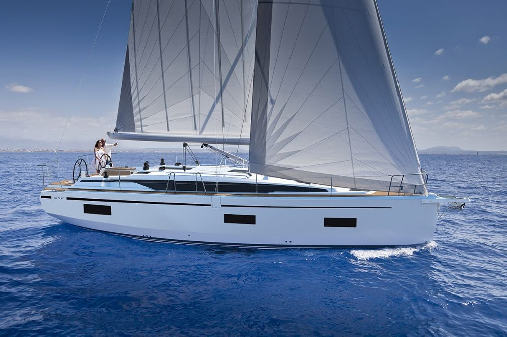 Yacht BAVARIA - C42 ""