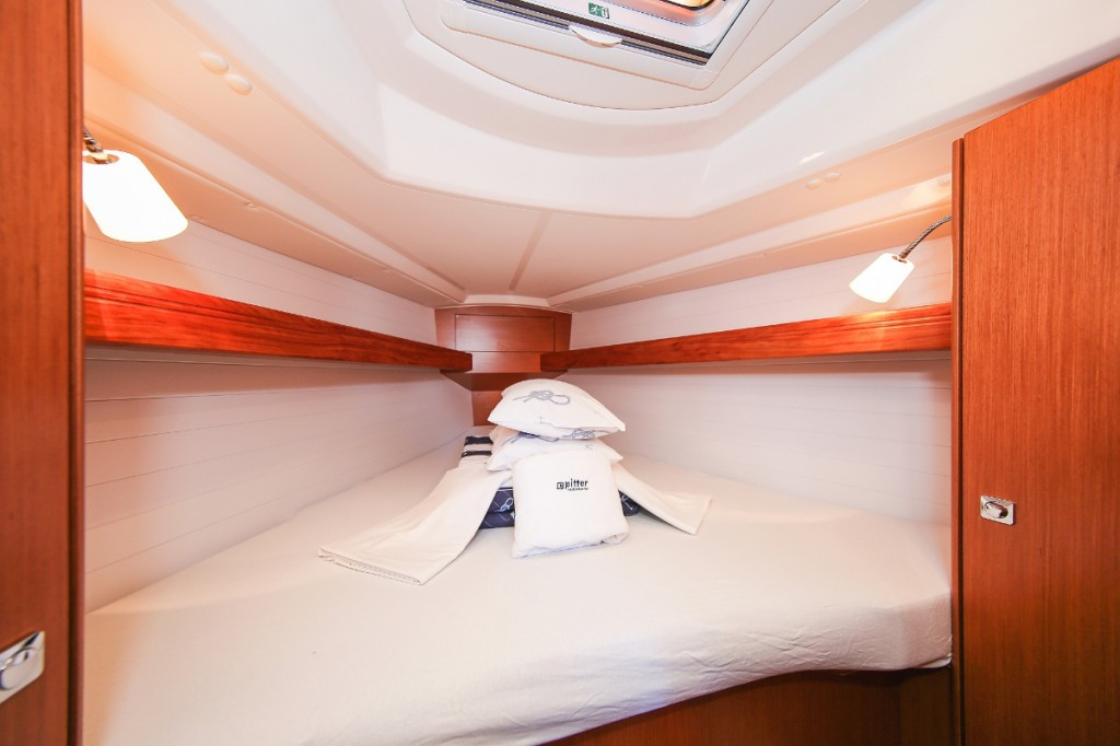 Yacht BAVARIA - Cruiser 34 "Lara"