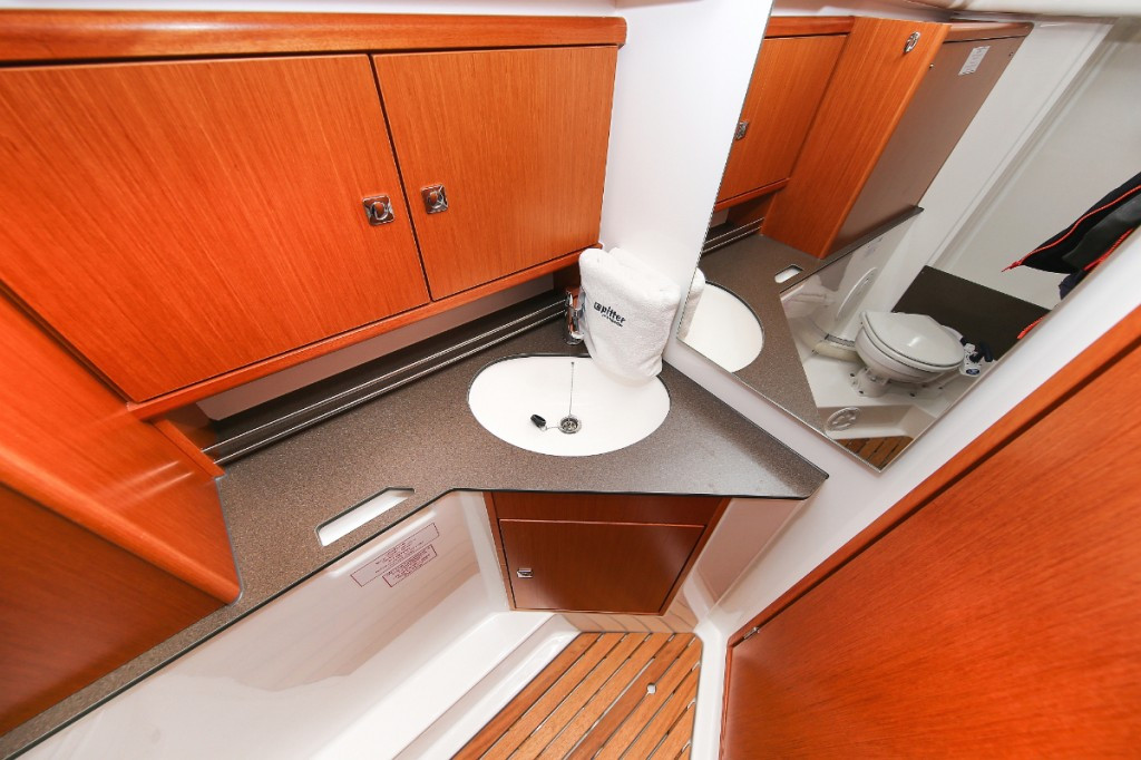 Yacht BAVARIA - Cruiser 34 "Lara"