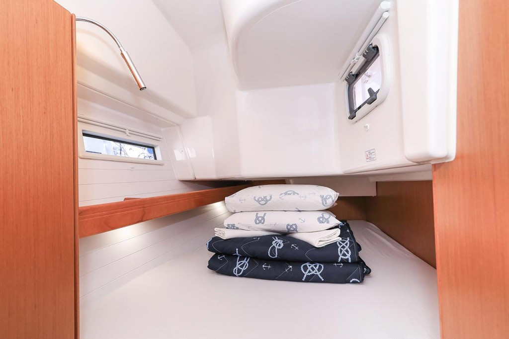 Yacht BAVARIA - Cruiser 34 "Deneb"