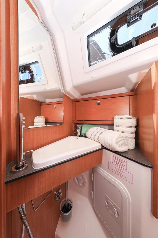 Yacht BAVARIA - Cruiser 34 "Deneb"