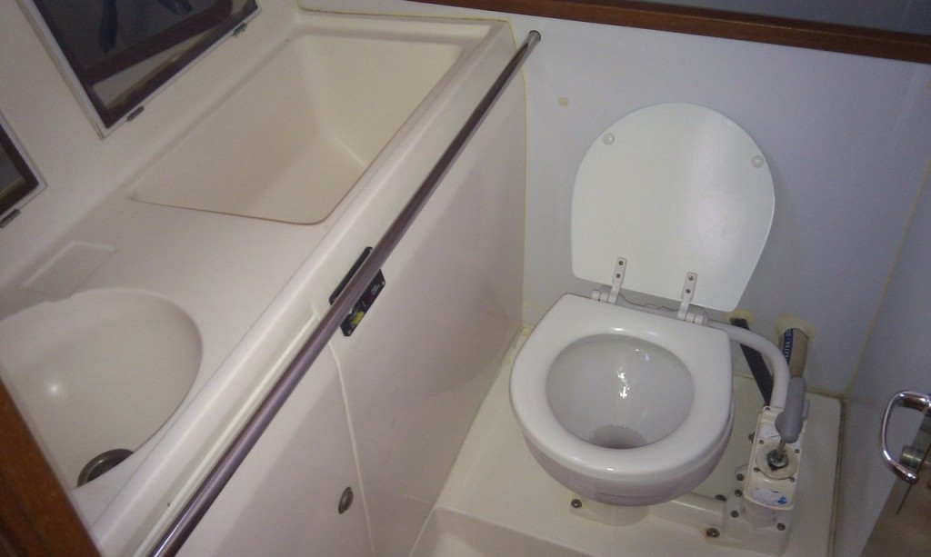 Yacht ELAN - 333 "Anja"