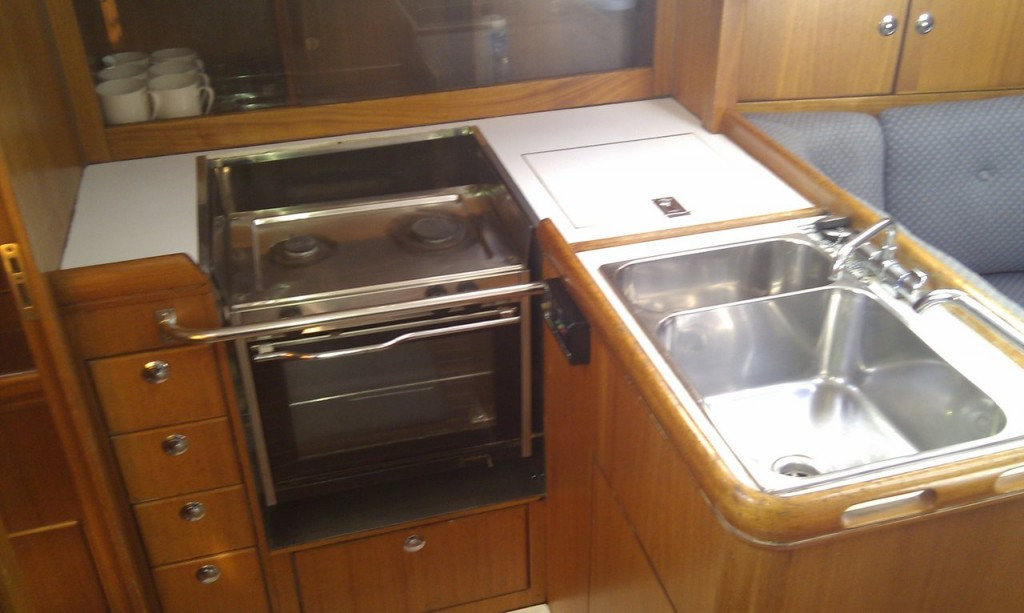 Yacht ELAN - 333 "Anja"