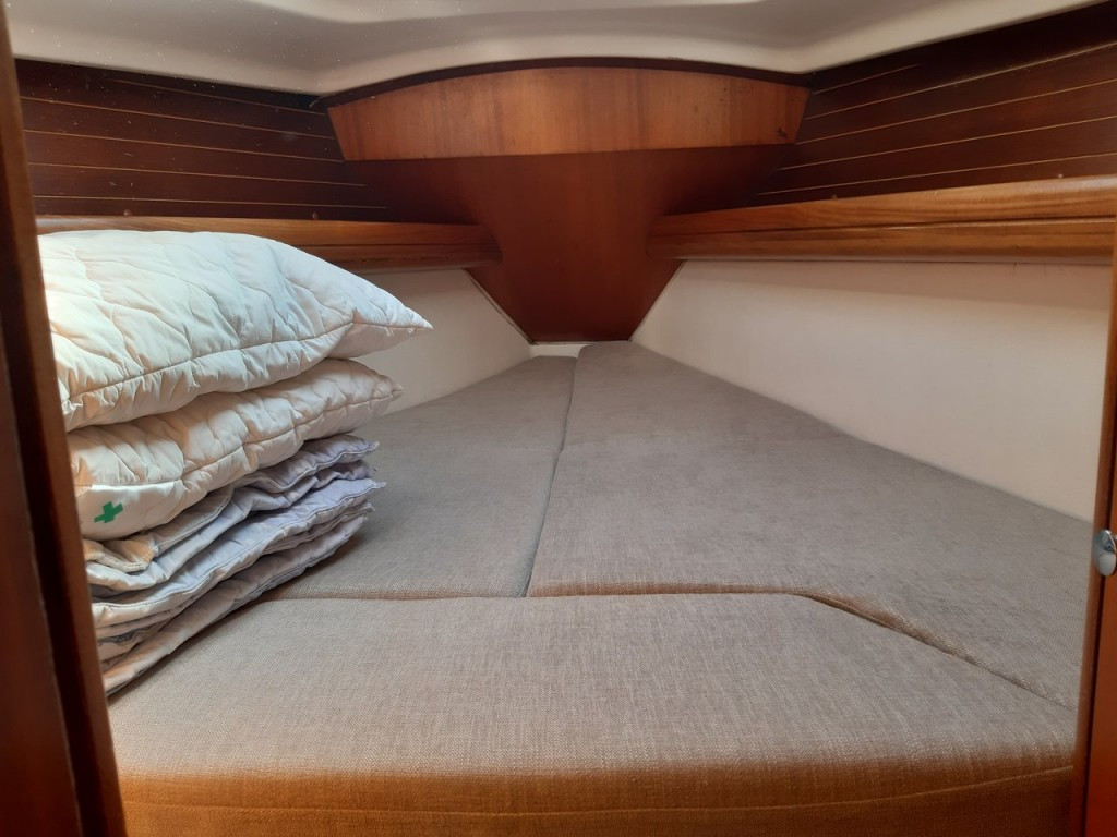 Yacht ELAN - 333 "Anja"