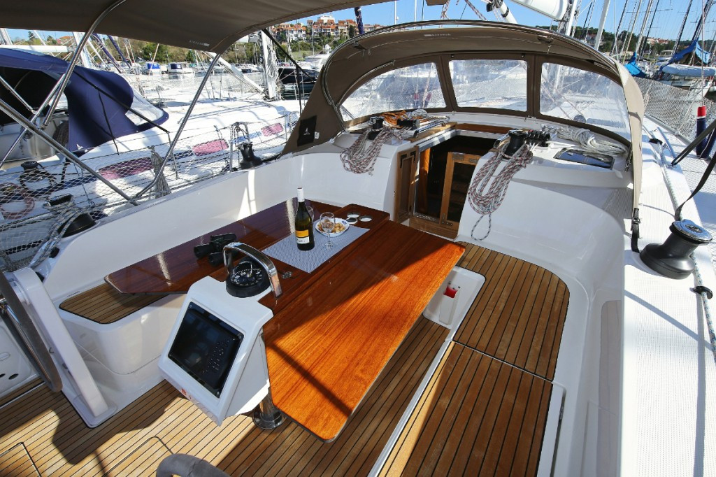 Yacht BAVARIA - Cruiser 46 "Viribus Unitis"