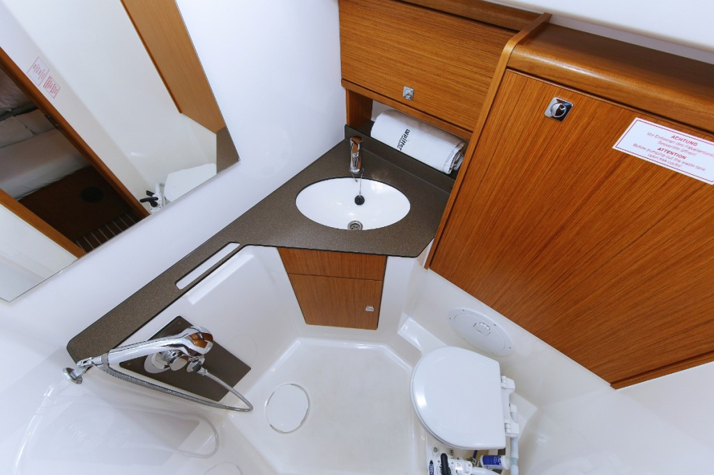 Yacht BAVARIA - Cruiser 46 "Viribus Unitis"