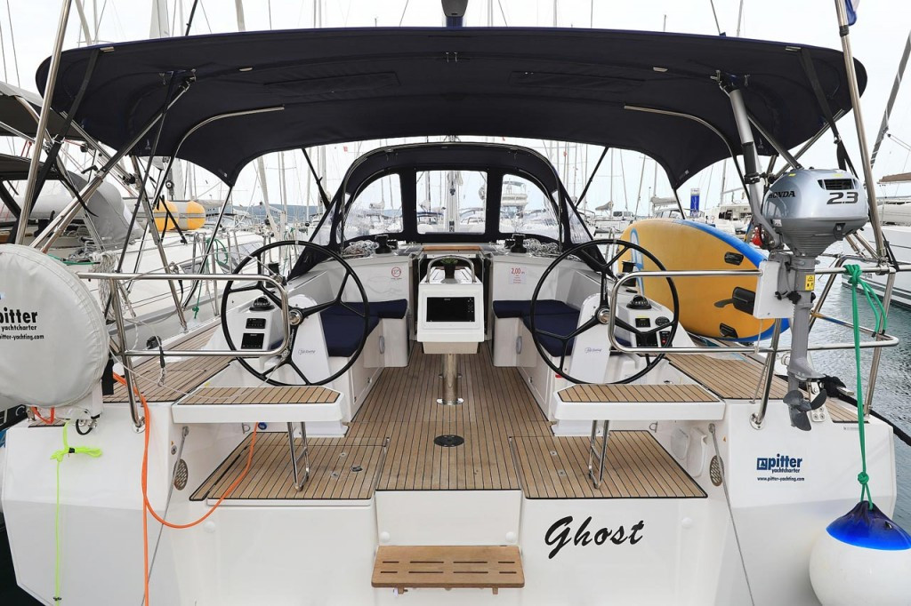 Yacht BAVARIA - C38 "Ghost"