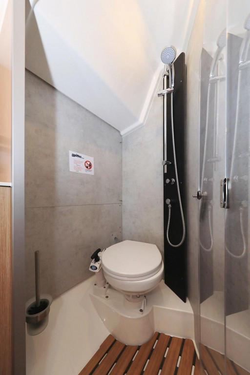 Yacht BAVARIA - C38 "Ghost"