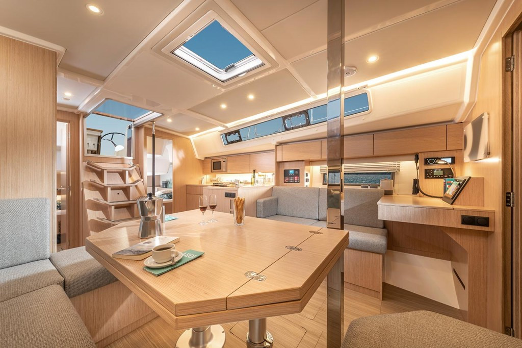 Yacht BAVARIA - C42 Style "Leya"