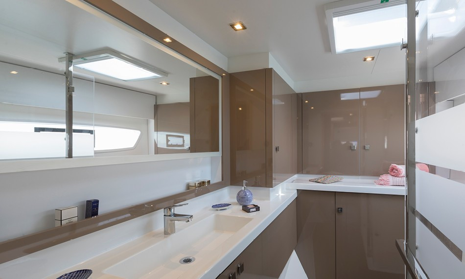 Yacht FOUNTAINE PAJOT - Astrea 42 "Timeless Planet"