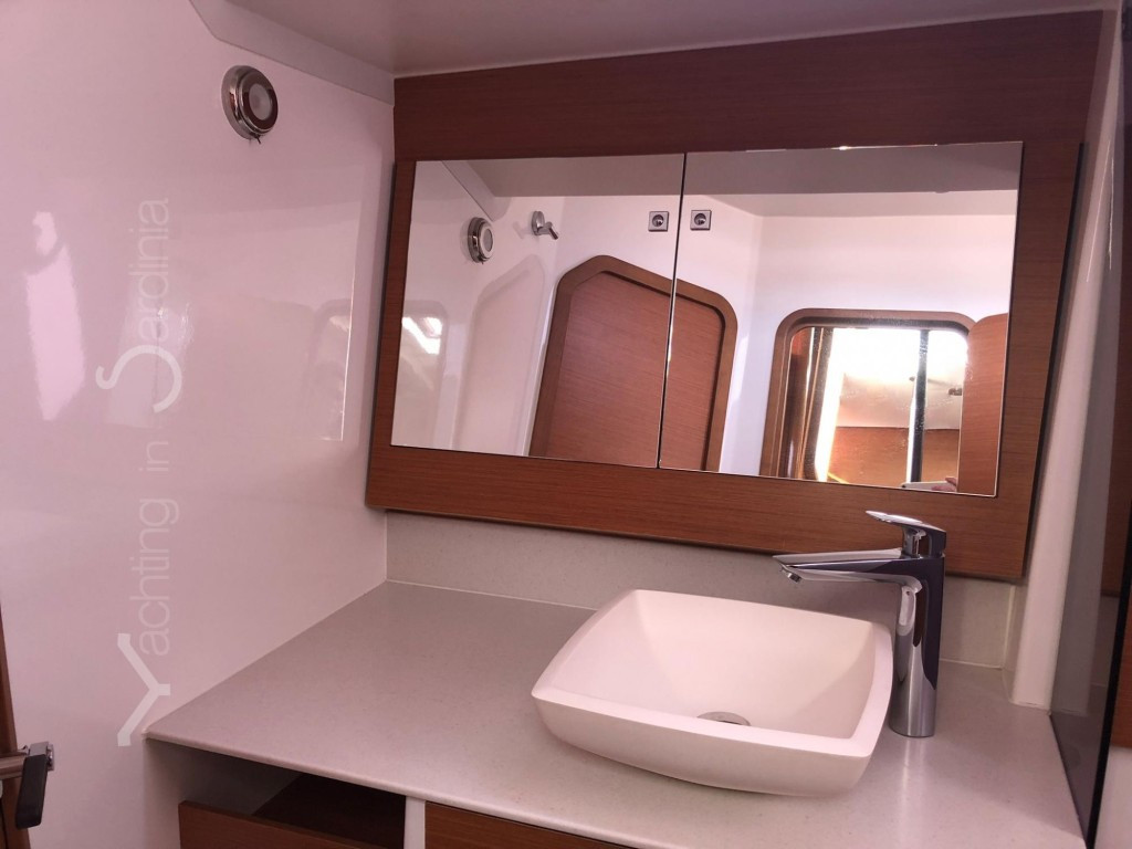 Yacht DUFOUR - 56 Exclusive "Silente"