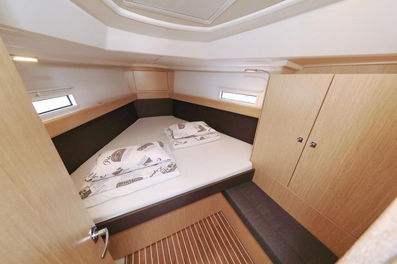 Yacht BAVARIA - Cruiser 37 "Sofija"