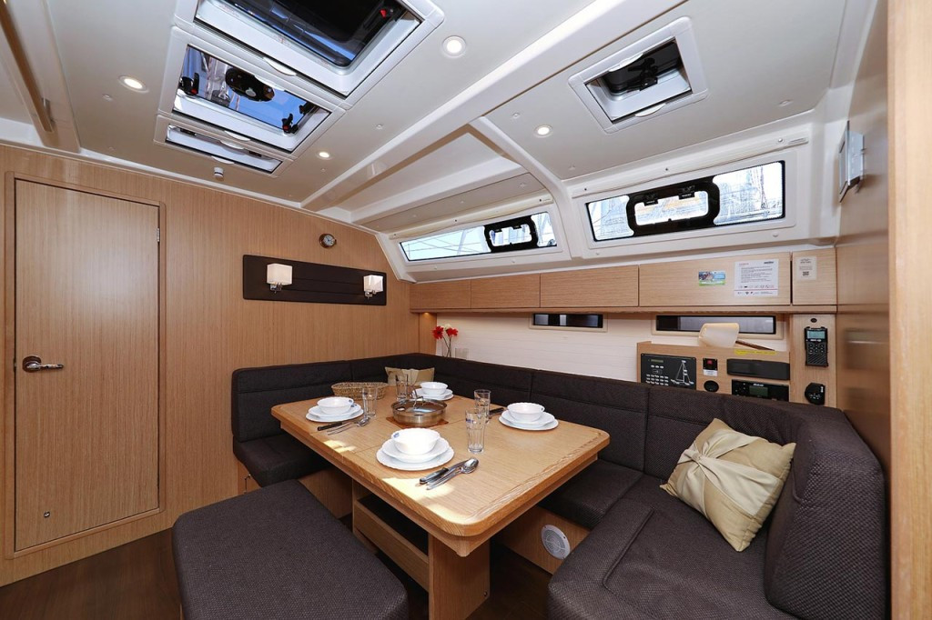 Yacht BAVARIA - Cruiser 46 "Sirius"