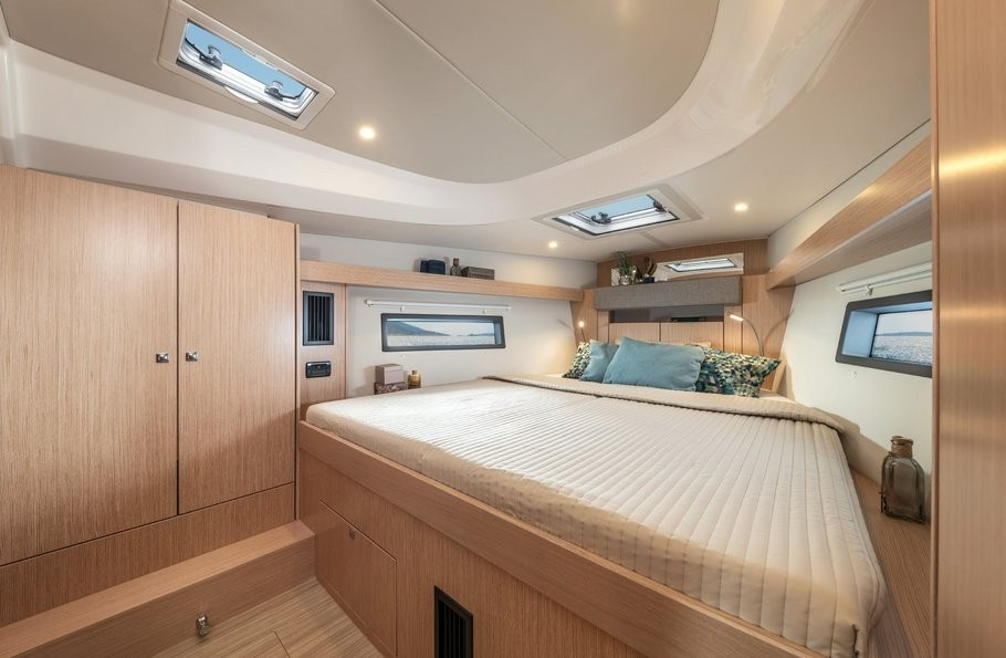 Yacht BAVARIA - C42 "Harmonia"
