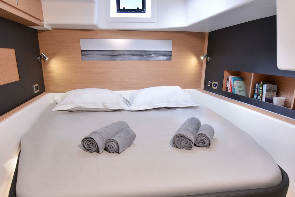 Yacht DUFOUR - 48 Catamaran "Casablanca"