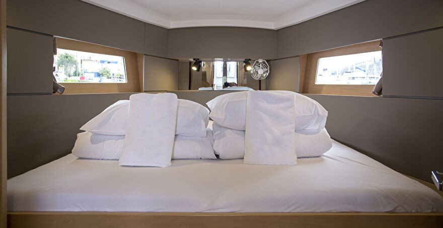 Yacht BENETEAU - Oceanis 38.1 "Bellagio"