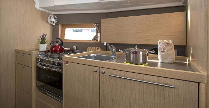 Yacht BENETEAU - Oceanis 38.1 "Bellagio"