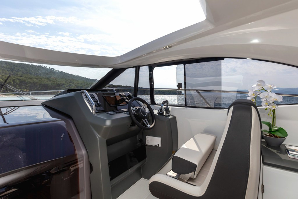 Yacht JEANNEAU - Leader 36 "Neverin"