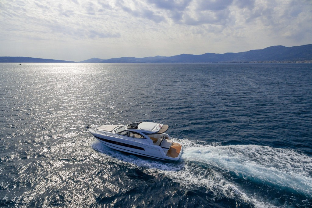 Yacht JEANNEAU - Leader 36 "Neverin"