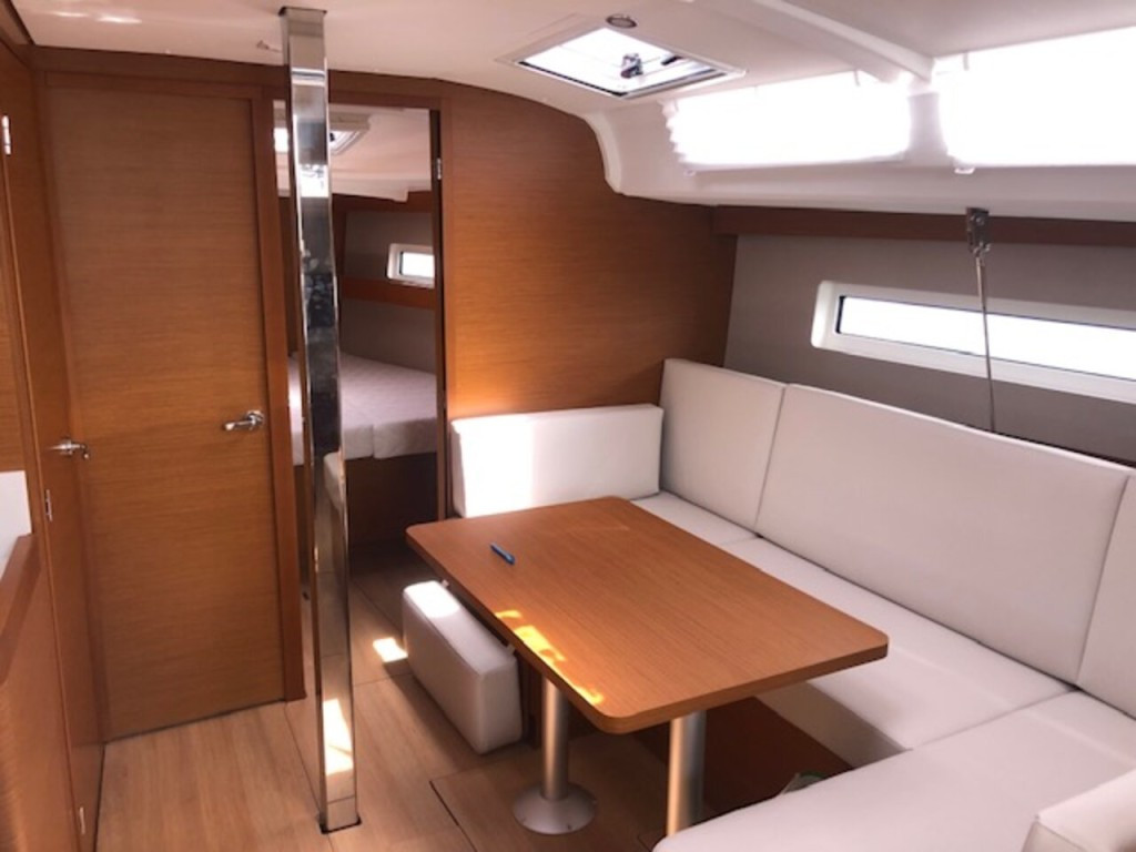 Yacht JEANNEAU - Sun Odyssey 440 "Stardust"