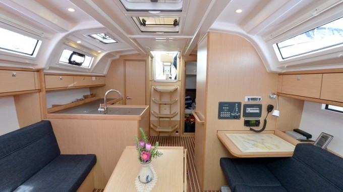 Yacht BAVARIA - Cruiser 37 "Prima"