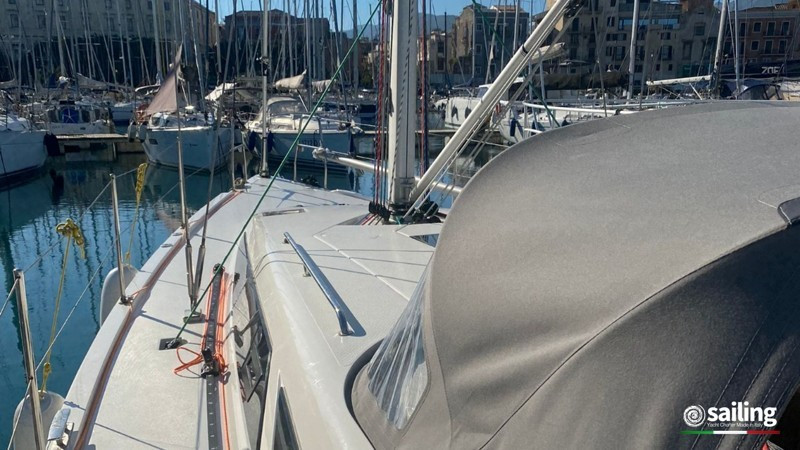 Yacht MORE - 40 "Black Widow"