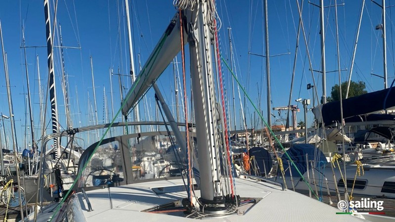 Yacht MORE - 40 "Black Widow"