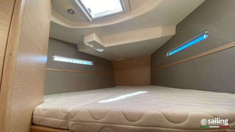 Yacht MORE - 40 "Black Widow"