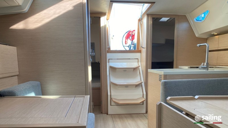 Yacht MORE - 40 "Black Widow"