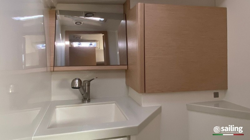 Yacht MORE - 40 "Black Widow"