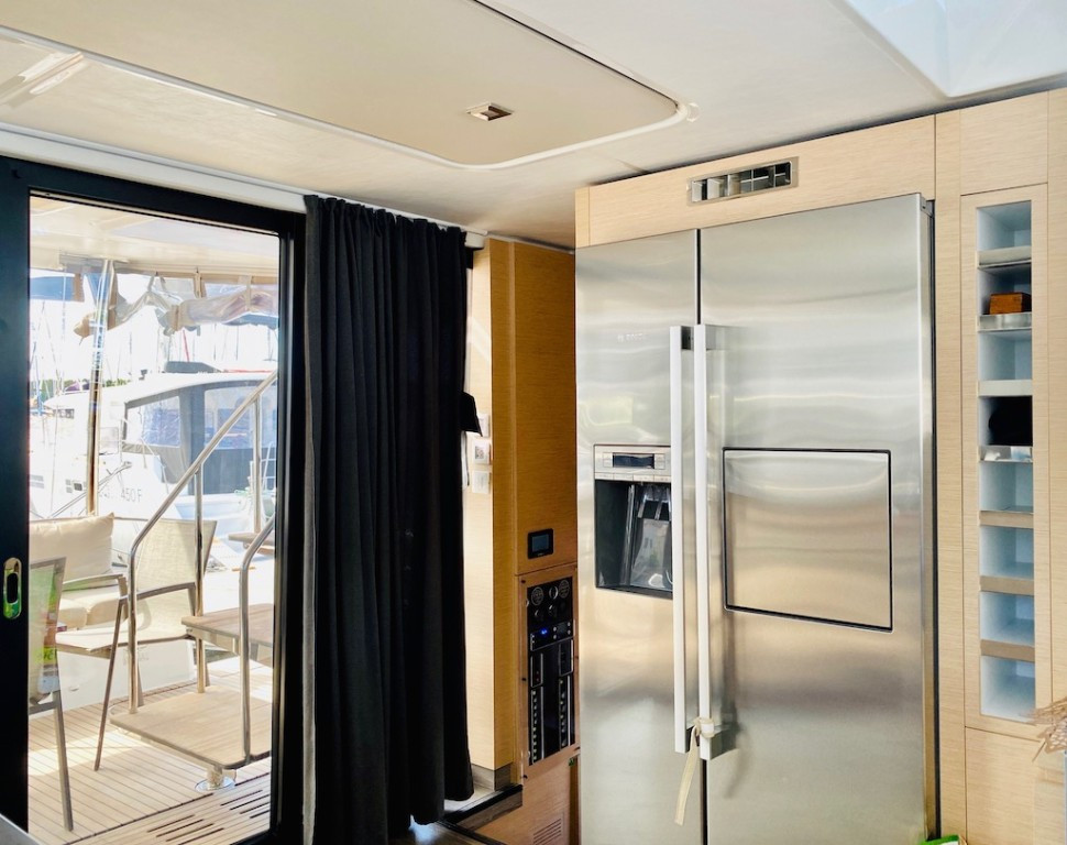 Yacht FOUNTAINE PAJOT - MY 44 "Alpha Centauri"