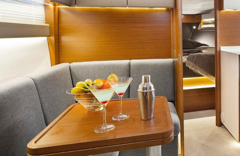 Yacht BAVARIA - S36 HT "Nightlife"