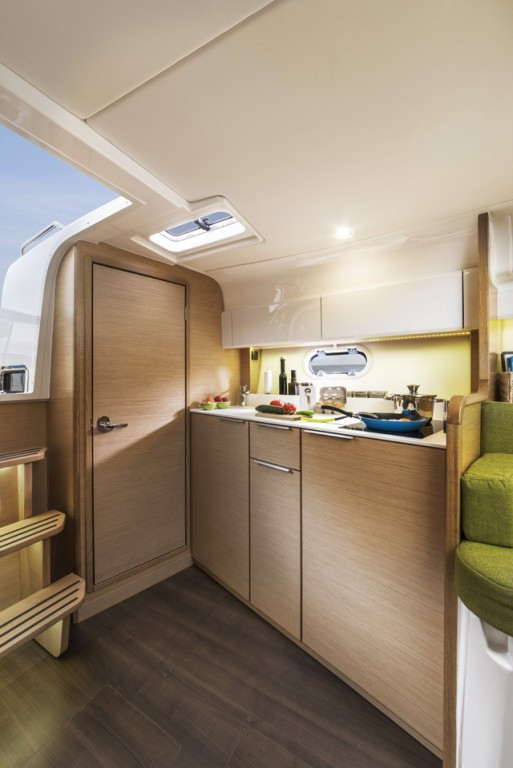 Yacht BAVARIA - 300 Sport "Bazinga"